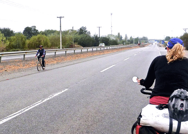 Sights of the highway #2 - A Chilean cyclist takes his life in his own hands. Don't worry, I got a million of these